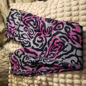 Under Armour compression leggings Size S with pockets